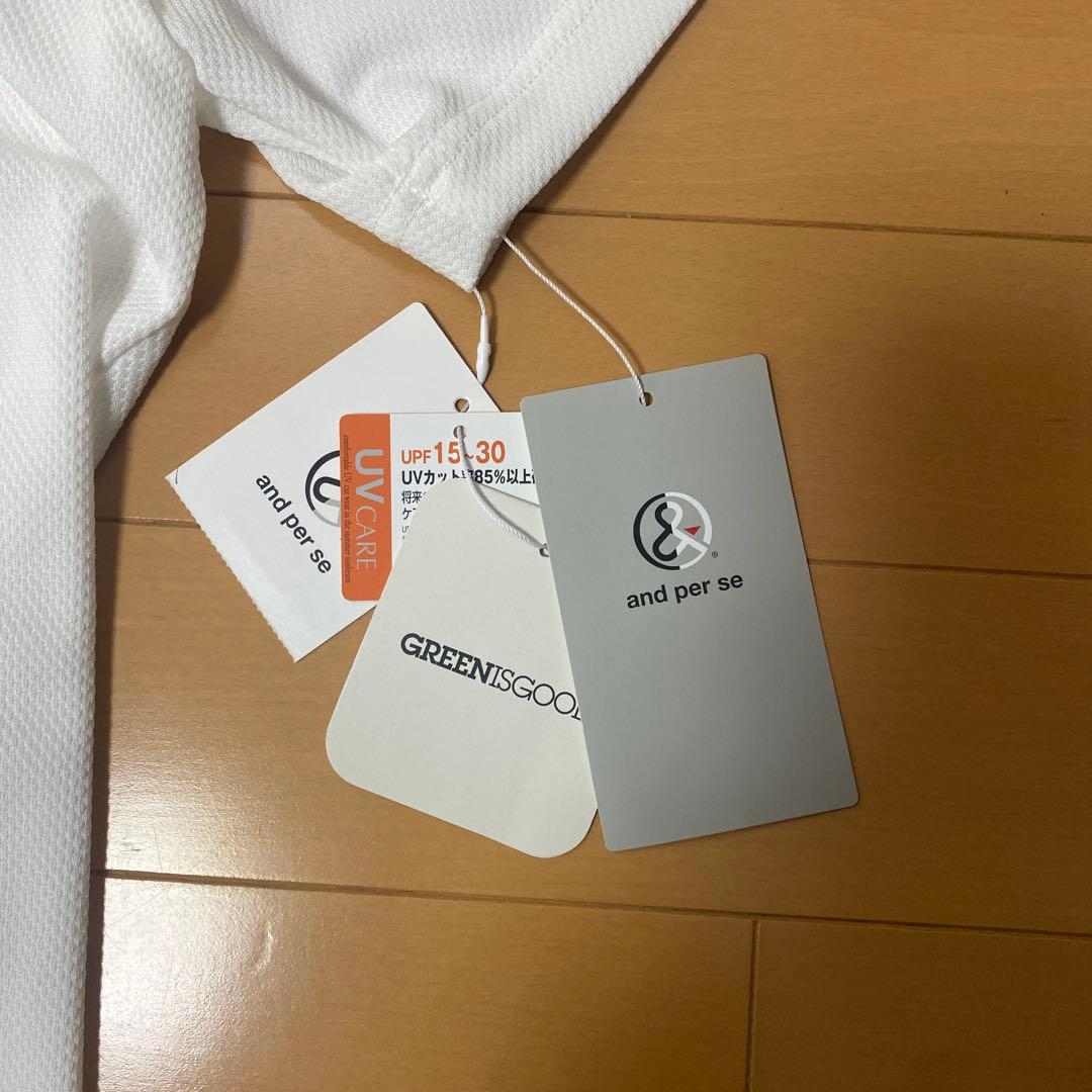 and per se モックネックシャツホワイト　新品/未使用【最終値引き】