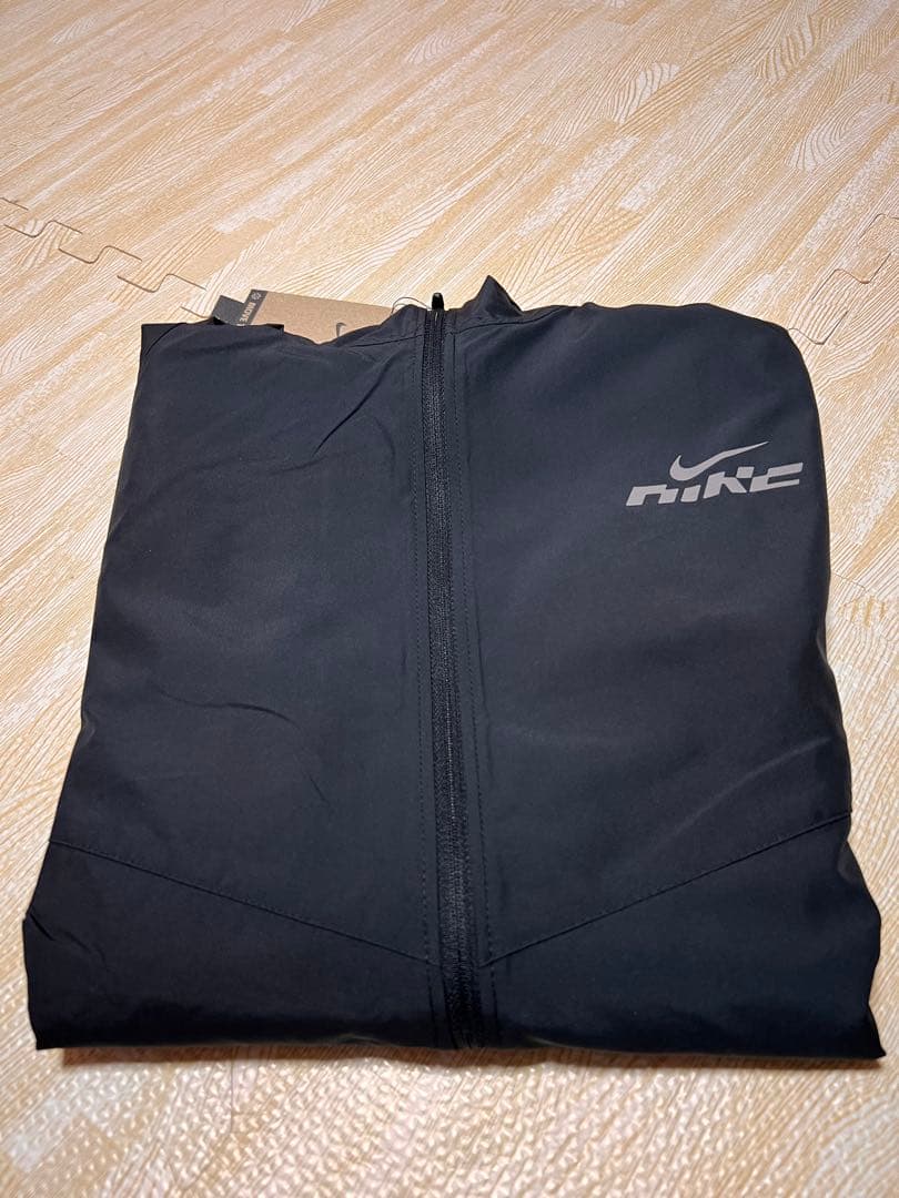 【新品 】Nike ウィンドブレーカー ブラック Lサイス