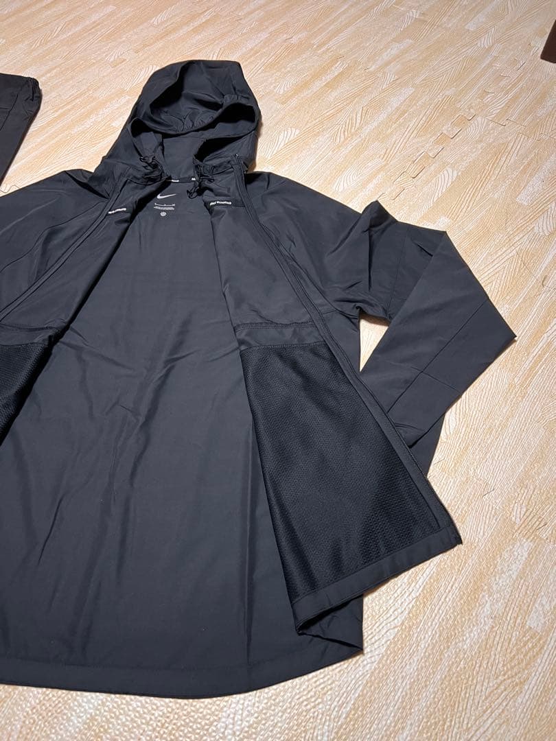 【新品 】Nike ウィンドブレーカー ブラック Lサイス