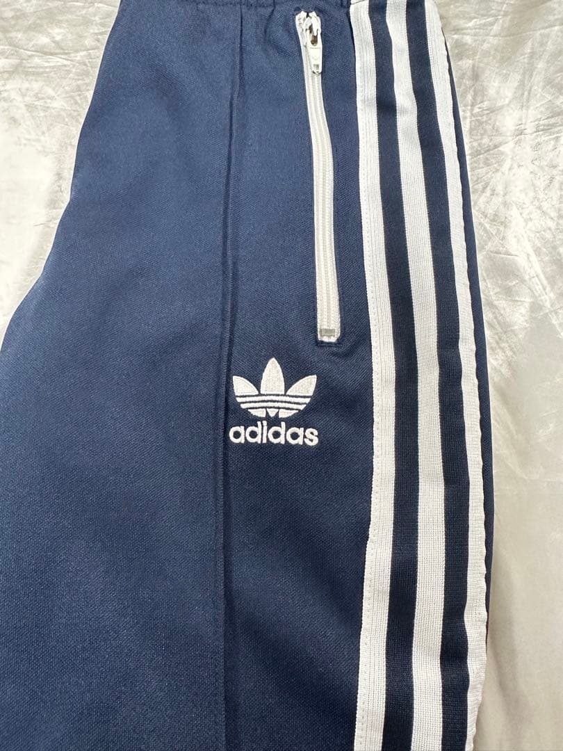 adidas ヨーロッパ トラックパンツ トレフォイル 刺繍ロゴ
