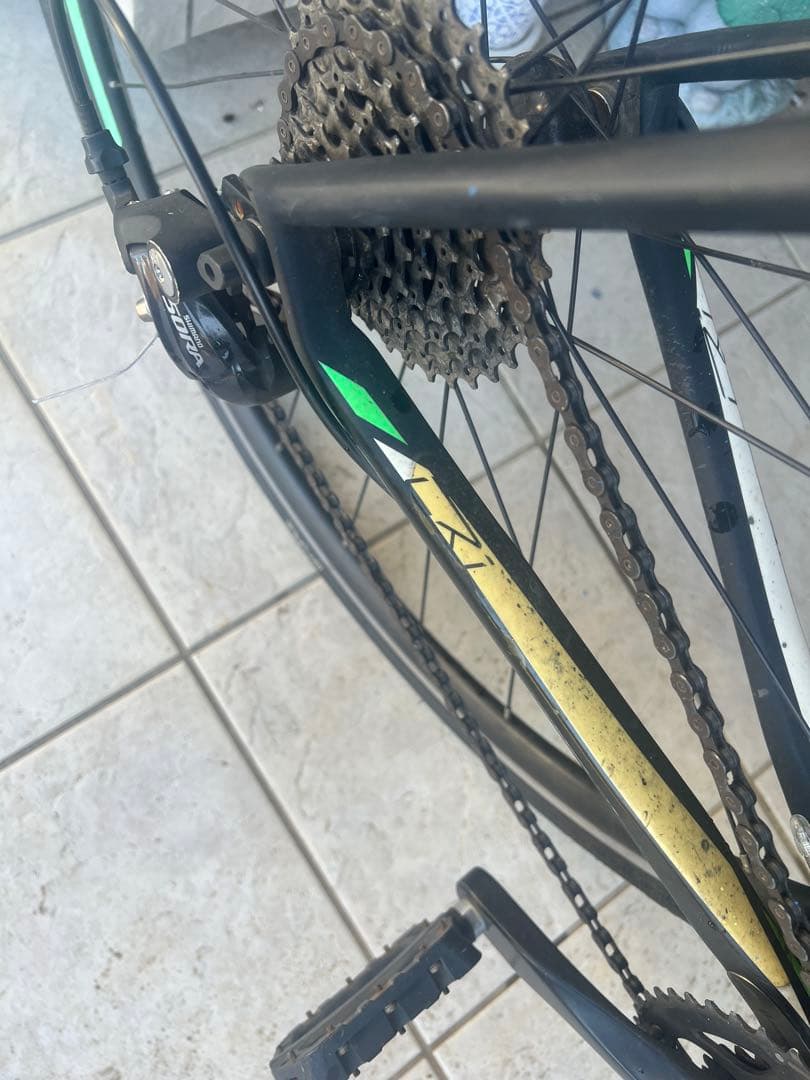 SCOTT cr1 30ロードバイク 黒/緑