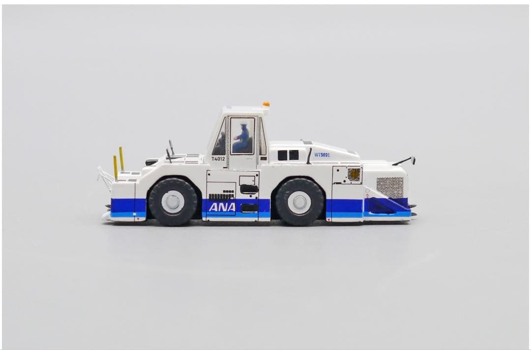 ANA トーイングカー　1/200 JC Wings WT500