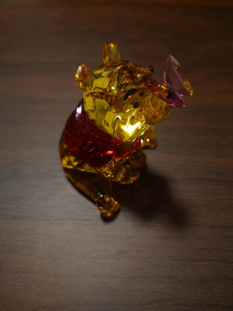 【値下げしました】スワロフスキー　くまのプーさん　クリスタルフィギュア