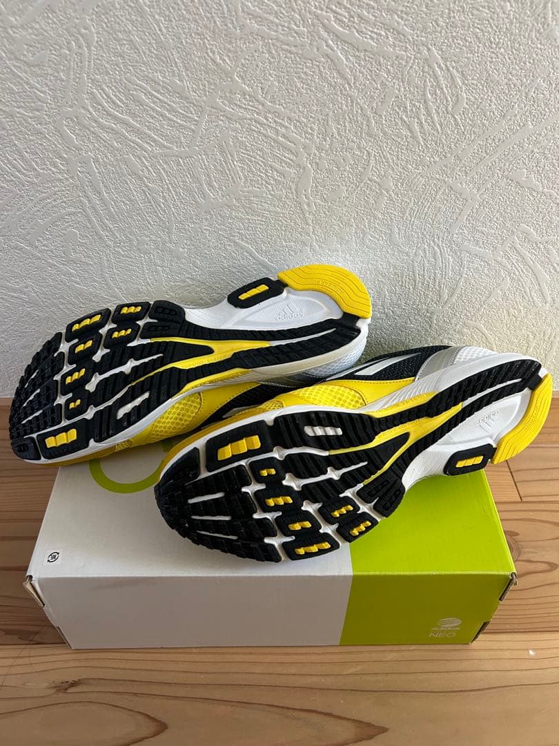adidas ランニングシューズ 未使用タグ付き　27.0