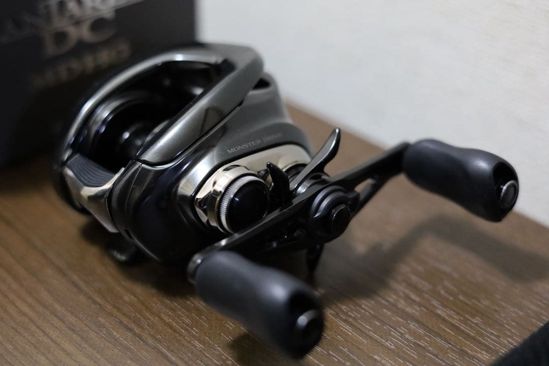 シマノ 23アンタレスDCMD HG 右ハンドル 淡水のみ使用 美品 箱あり