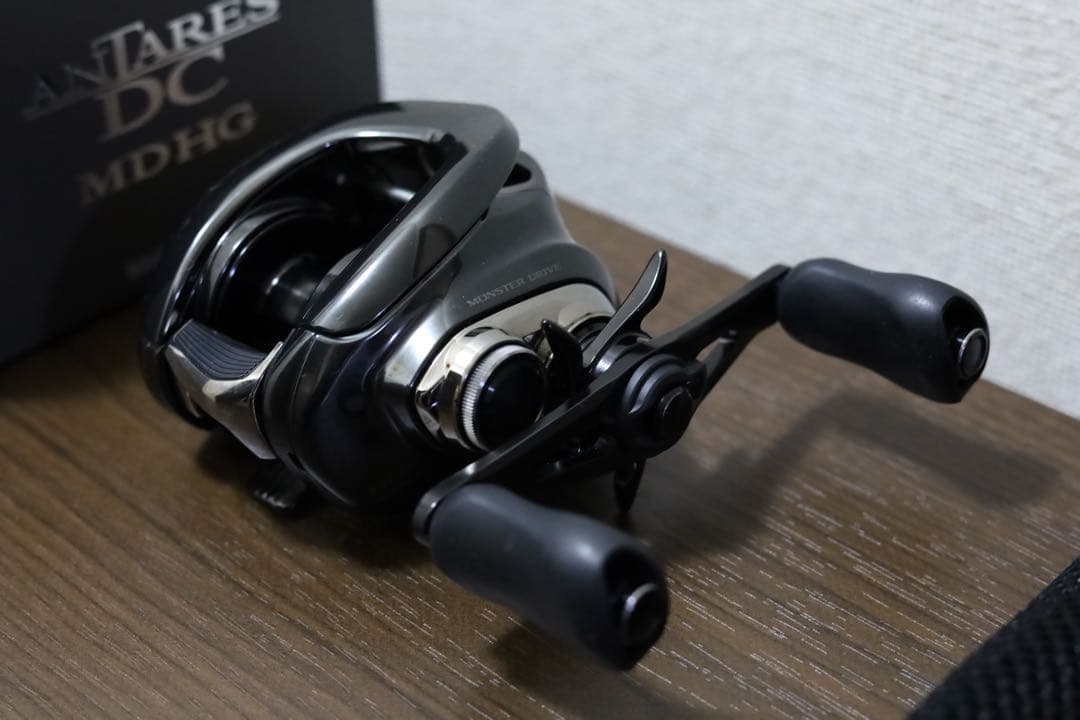 シマノ 23アンタレスDCMD HG 右ハンドル 淡水のみ使用 美品 箱あり