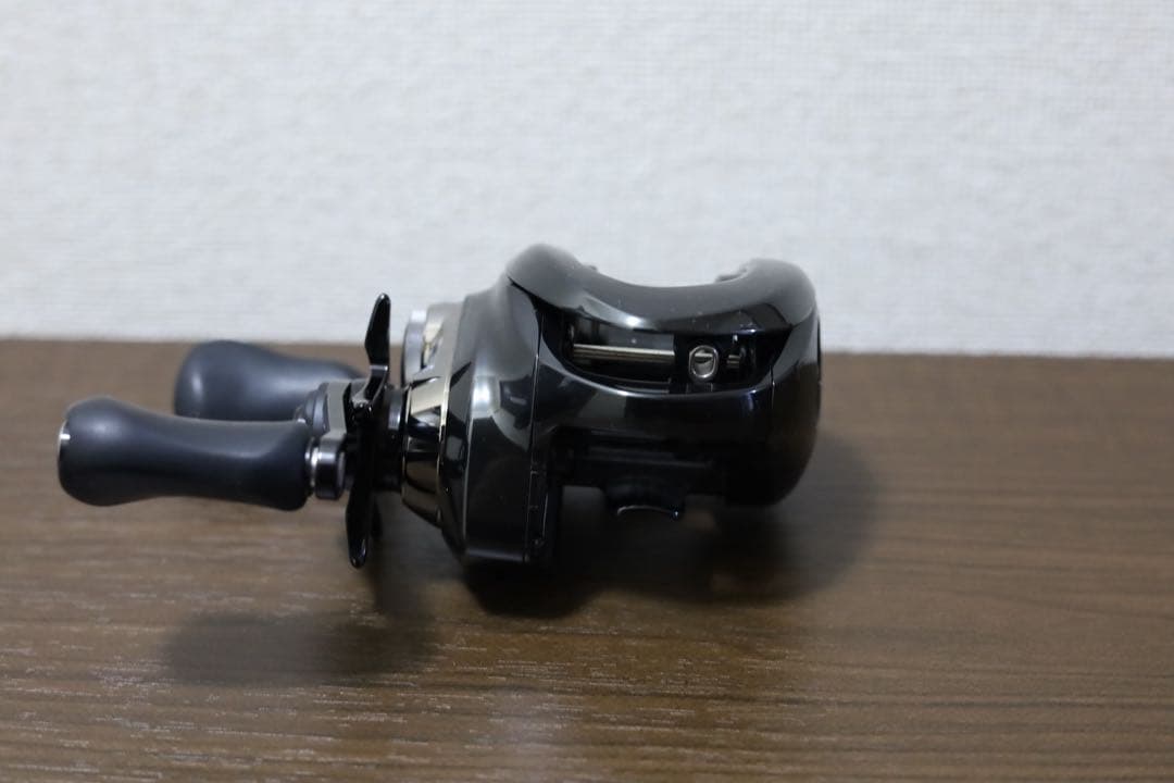 シマノ 23アンタレスDCMD HG 右ハンドル 淡水のみ使用 美品 箱あり