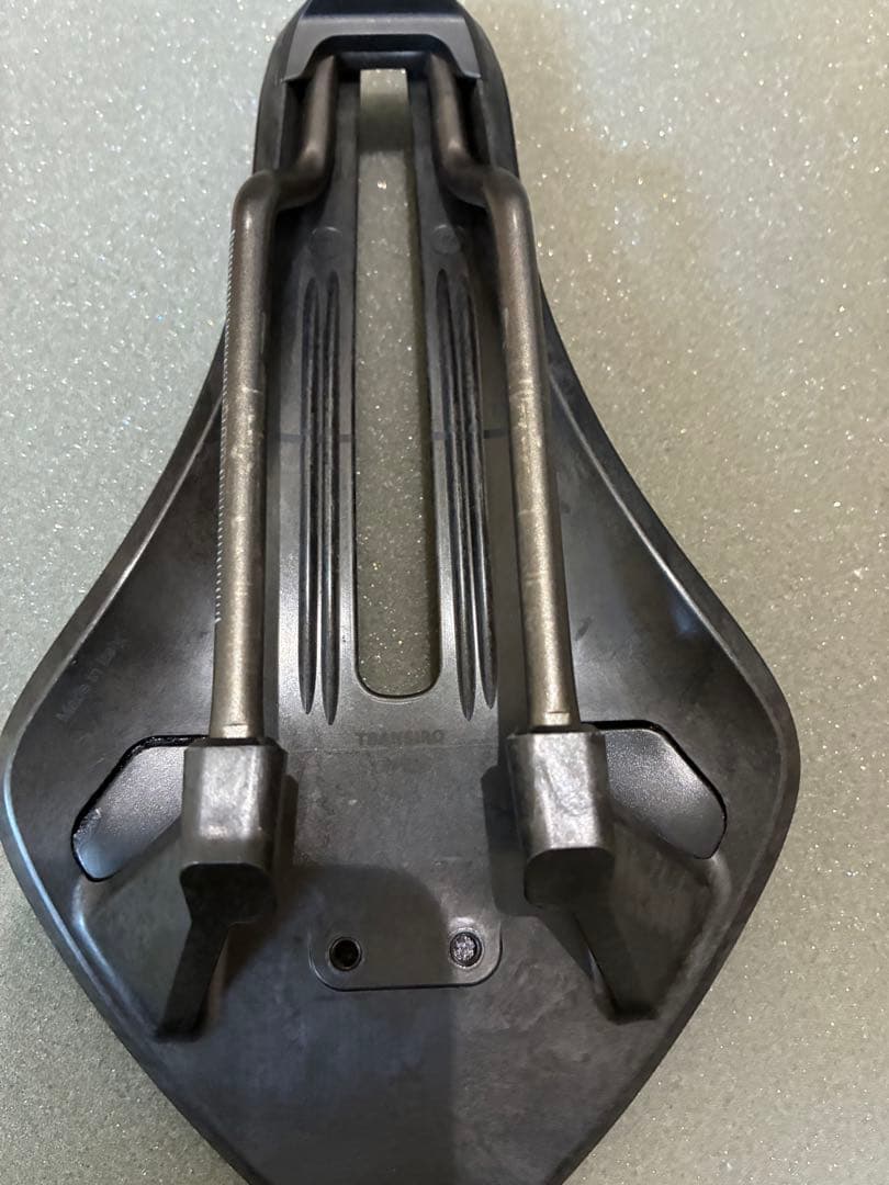 fizik AERIS ロングディスタンス　KIUMレール