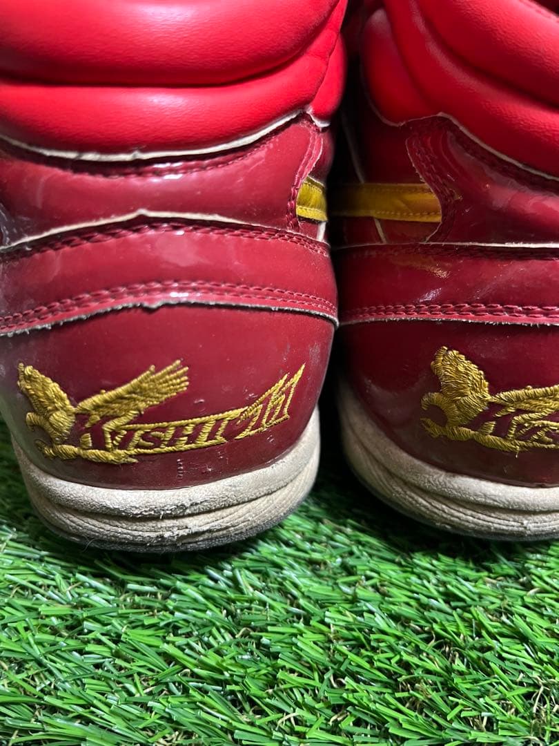 東北楽天ゴールデンイーグルス　岸投手　実使用　直筆サイン入りスパイク