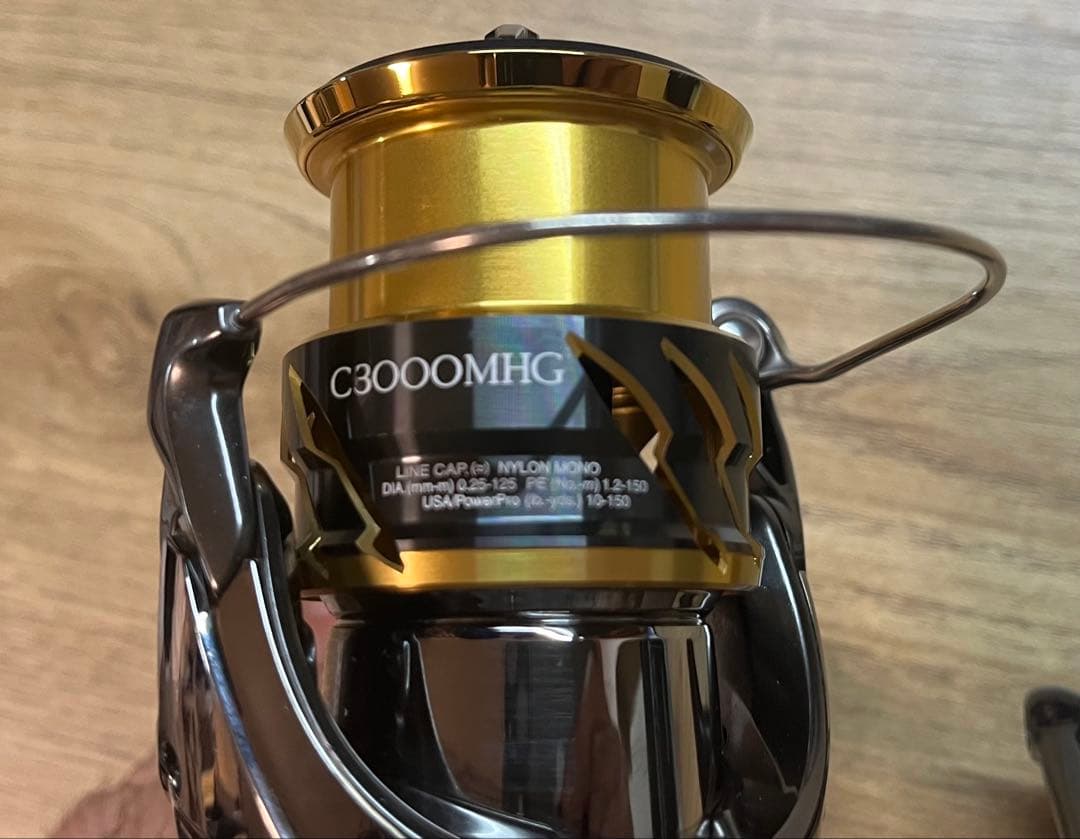 【美品】シマノ 20 ツインパワー C3000MHG