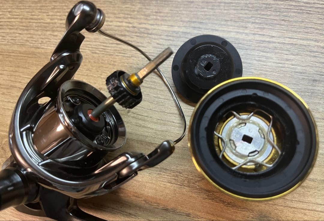 【美品】シマノ 20 ツインパワー C3000MHG