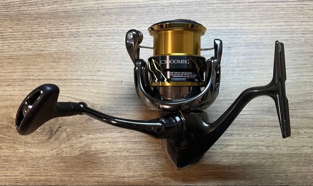 【美品】シマノ 20 ツインパワー C3000MHG