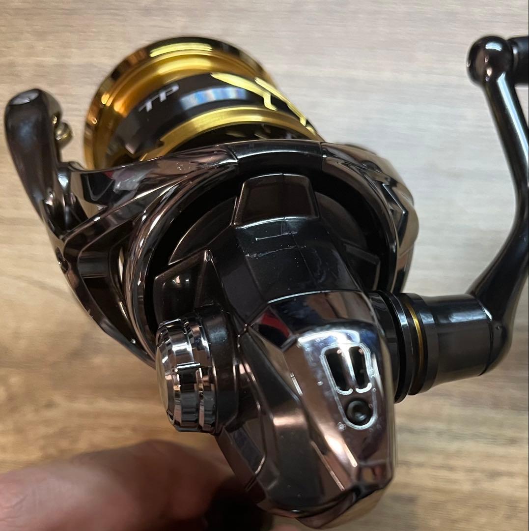 【美品】シマノ 20 ツインパワー C3000MHG