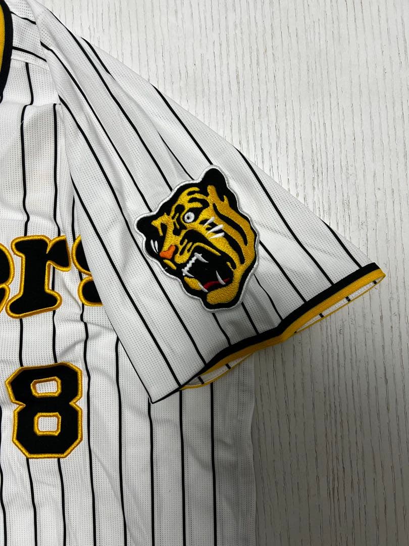 阪神タイガース　佐藤輝明　ユニフォーム