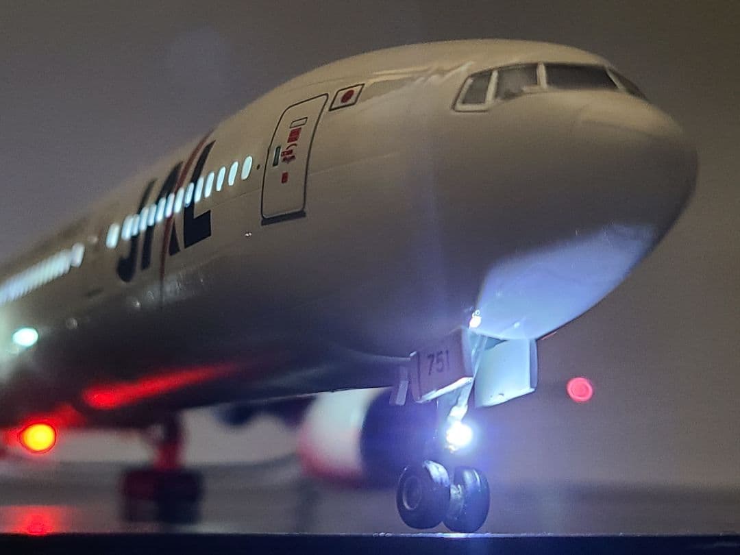 JAL BOEING 777-300 LED仕様完成品