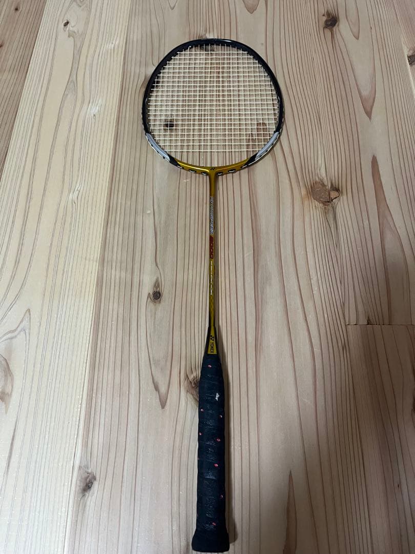 美品YONEX ヨネックスNANOSPEEDナノスピード8000後期廃