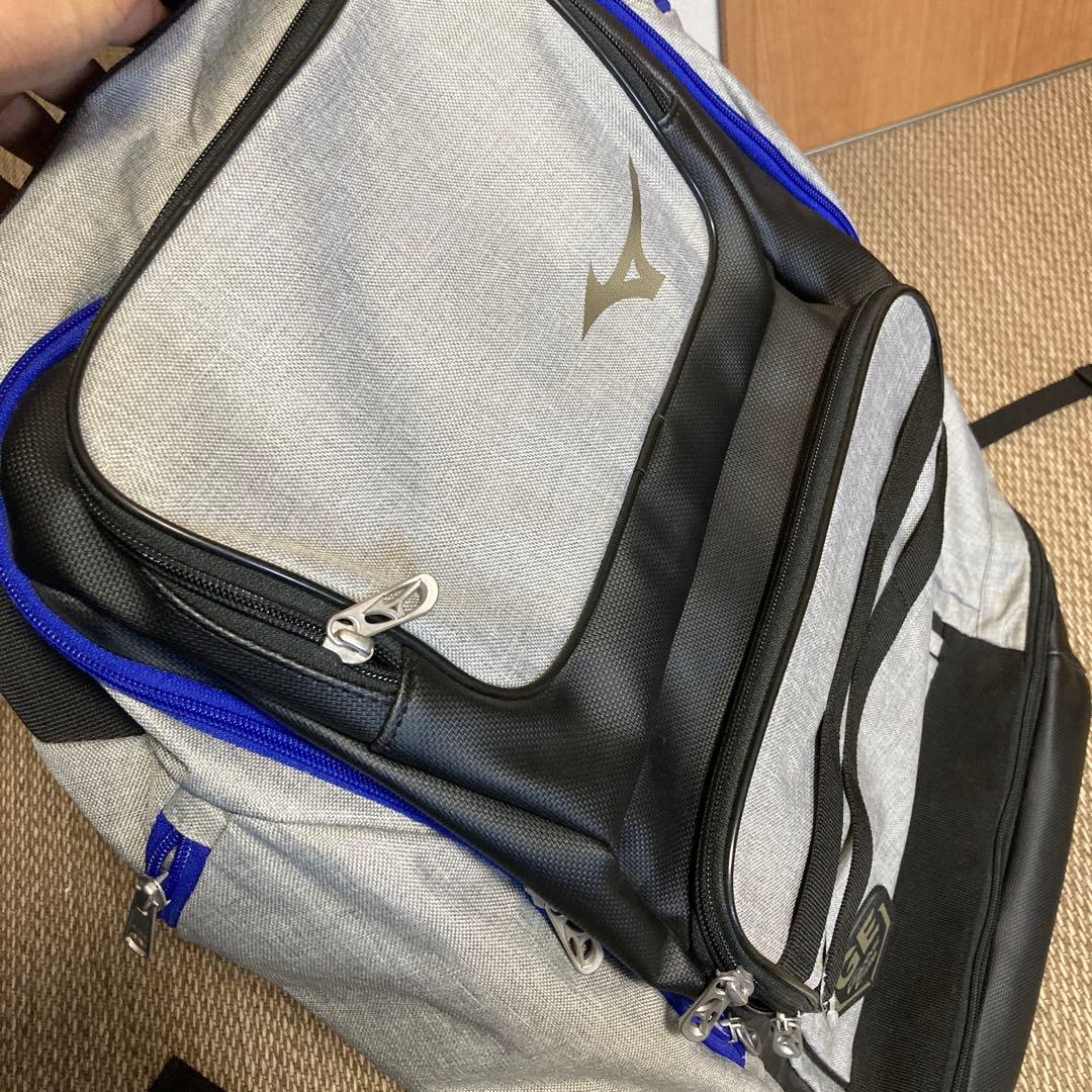 一万円程度で購入。未使用です傷はありません名前を書いた部分を塗り潰しました
