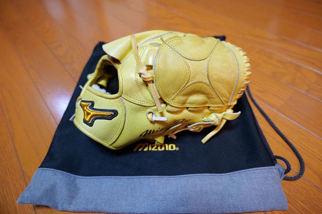 ミズノプロ　 軟式グローブ 黄色 MAJOR QUALITY　投手用