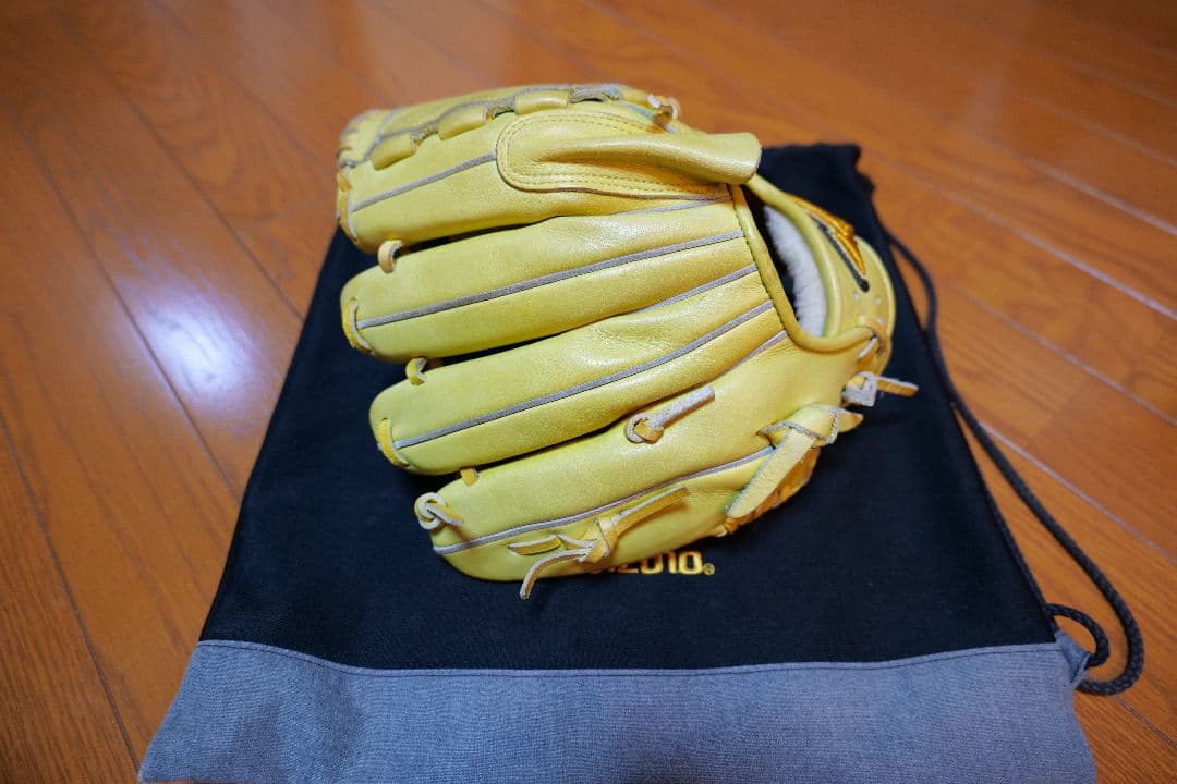 ミズノプロ　 軟式グローブ 黄色 MAJOR QUALITY　投手用