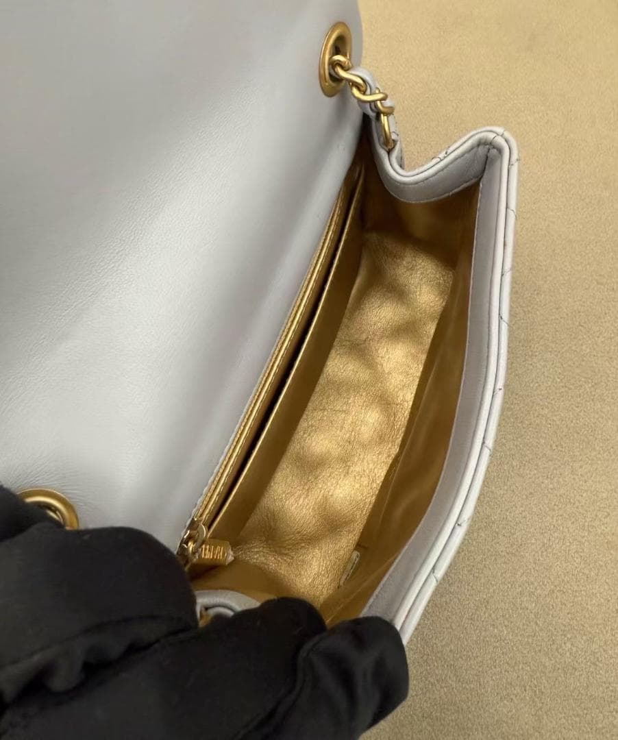 極美品 ~~~CHANEL ミニショルダーバッグ