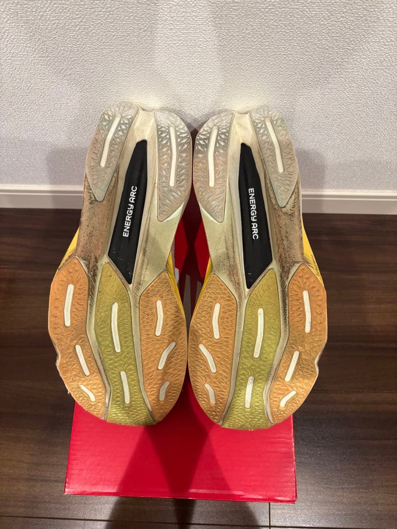 スパイク・シューズ new balance FuelCell Elite v4