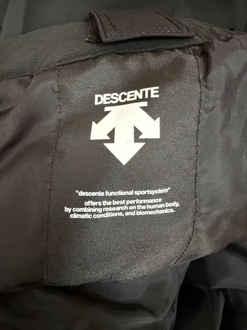 美品 DESCENTE デサント スキーウェア メンズ　近年モデル 赤×サイズＬ