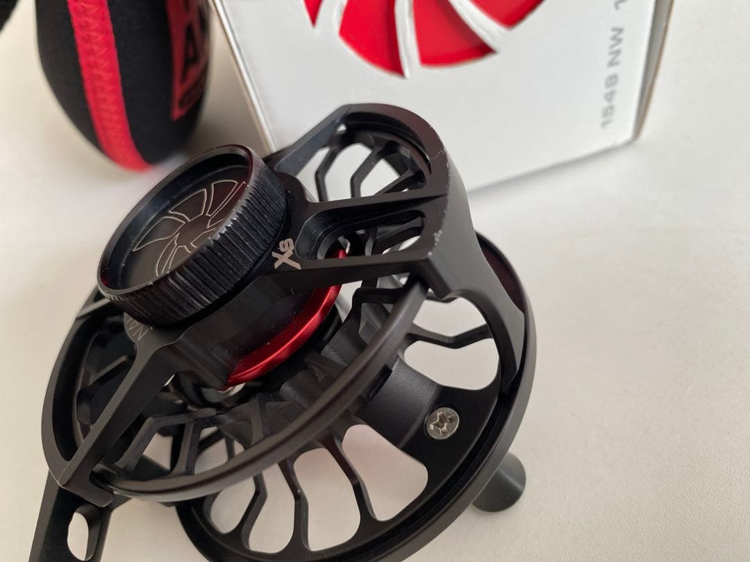NAUTILUS XS 3/4 Black フライリール ノーティラス