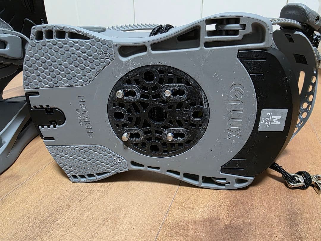 スノーボード ビンディング FLUX XFナチュラルウッド　Mサイズ