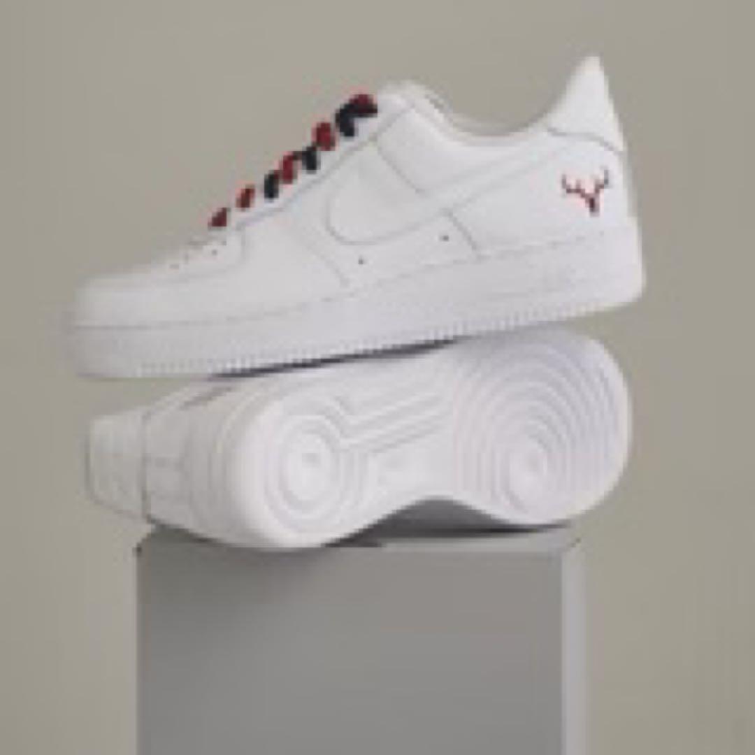 NIKE ナイキ　WMNS AIR FORCE 1 25cm 新品