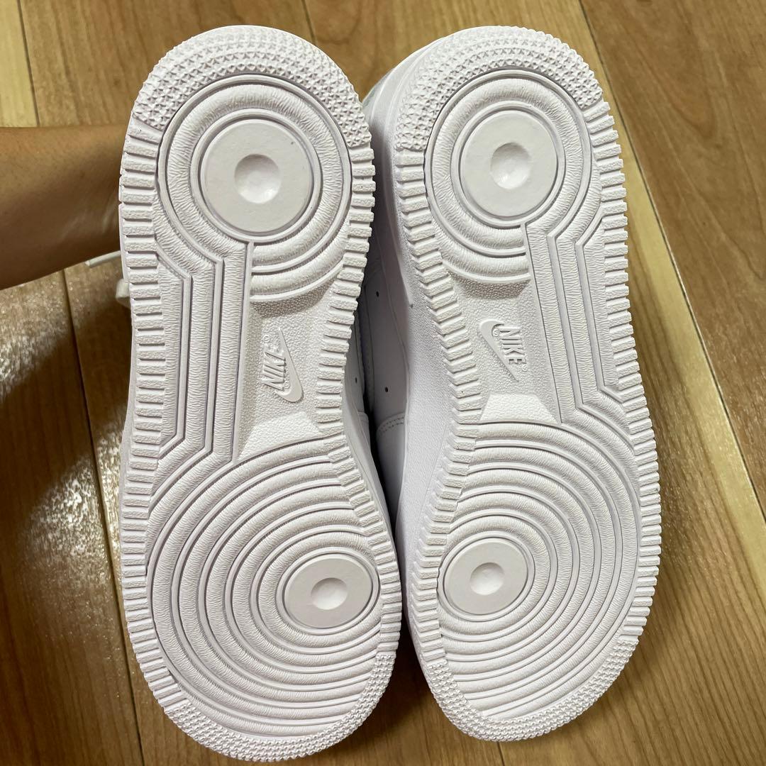 NIKE ナイキ　WMNS AIR FORCE 1 25cm 新品
