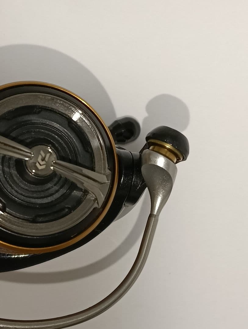 美品■カスタム■ダイワ 23 レガリス LT2500S-XH ゴメクサス部品