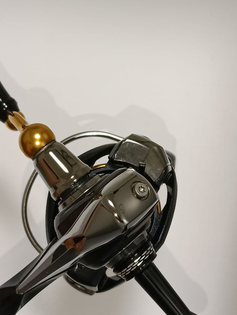 美品■カスタム■ダイワ 23 レガリス LT2500S-XH ゴメクサス部品