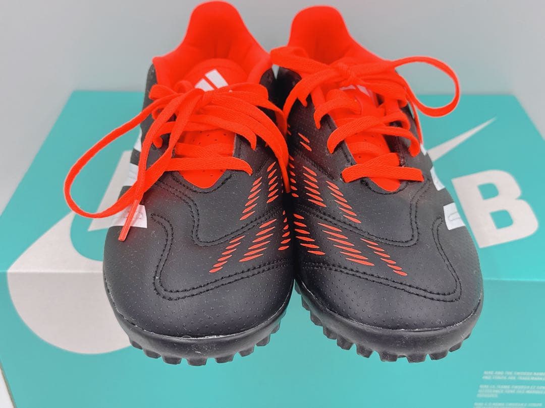 adidas PREDATOR CLUB TFプレデター クラブ TF 23cm