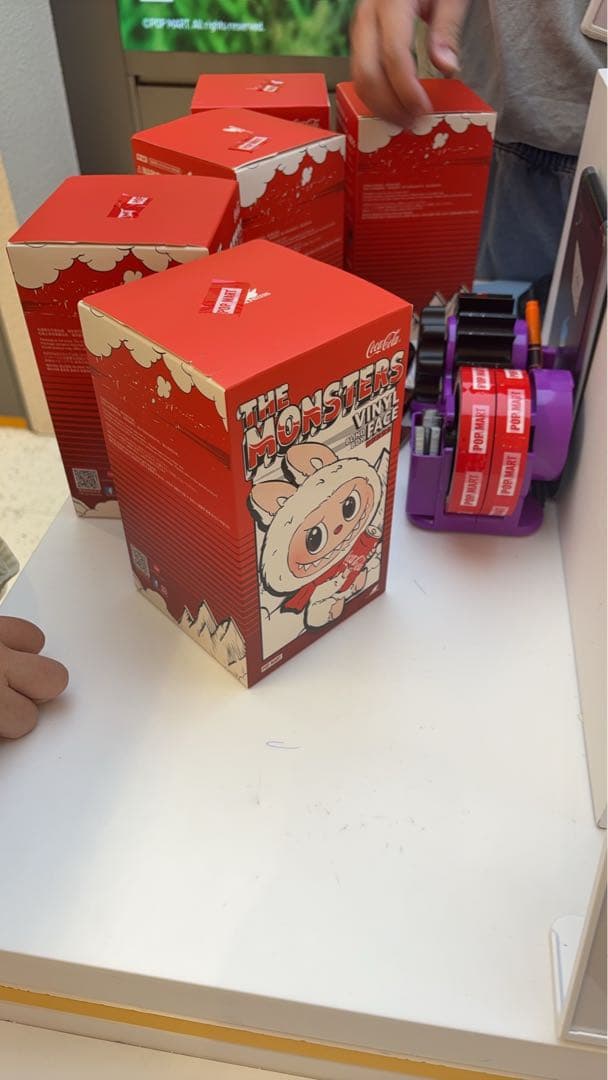 【限定品＆希少　正規品】　新品ラブブコカコーラ　LABUBU