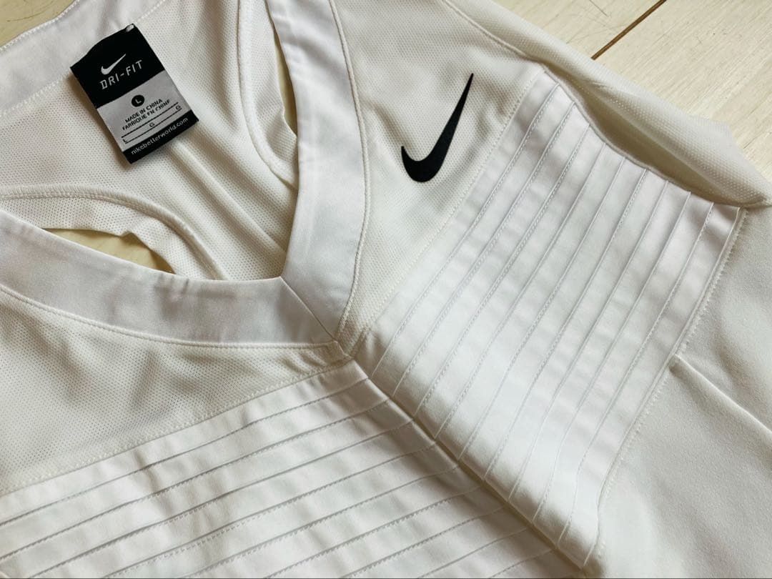 デコ＊美品＊NIKEナイキ＊白のテニスワンピース
