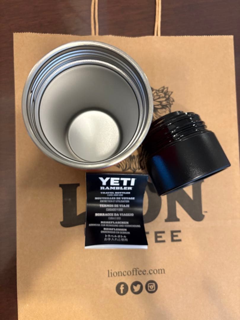 YETI Rambler イエティとライオンコーヒーコラボマグカップ
