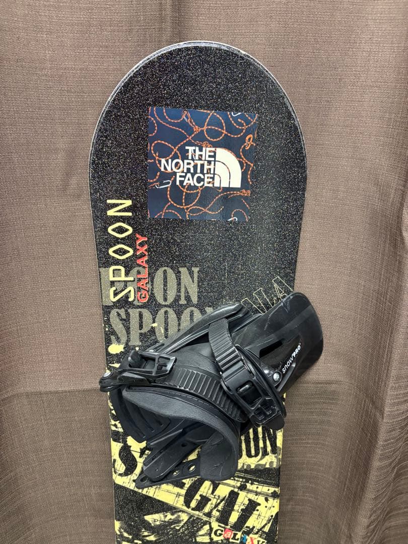 【本日限定値下げ】SPOON.120cm スノーボード スノボー板　滑り止め付き
