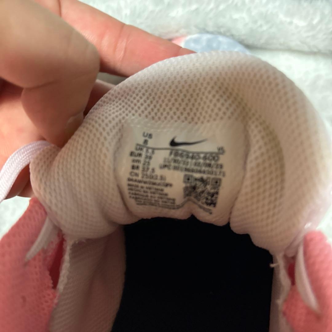 はちみつ ★新品未使用★Nike 花柄 スニーカー