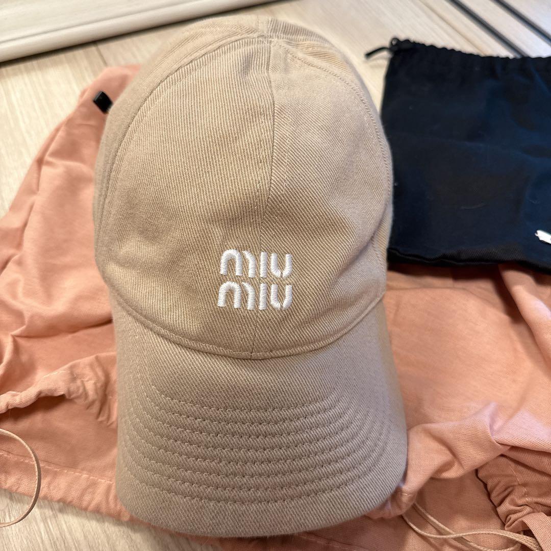 miu miu デニム ベースボールキャップ　ベージュM 収納袋付き