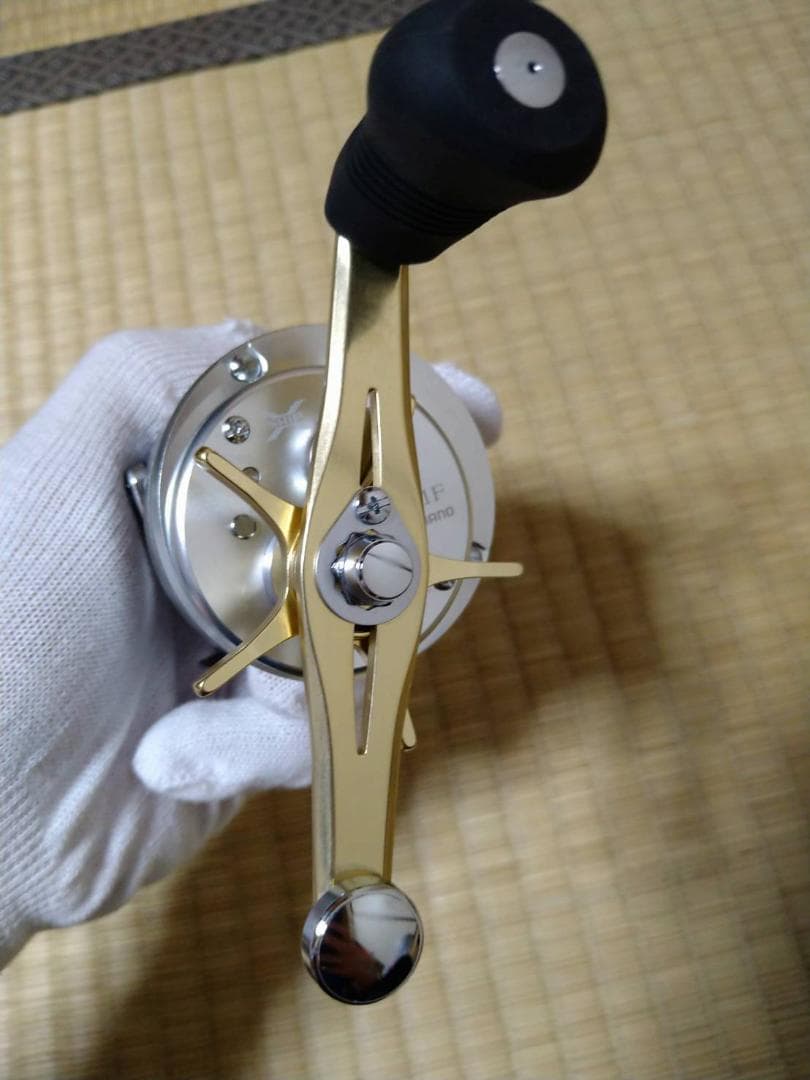 【極美品】SHIMANO カルカッタ 401F 左巻き ベイトリール　使用2回