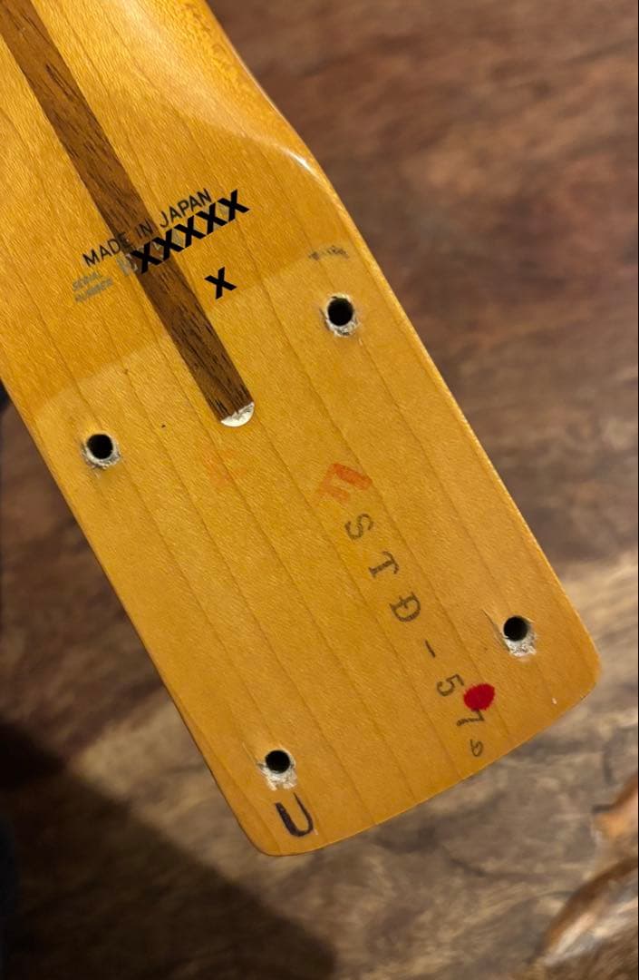 Fender Stratocaster 1984〜87 Eシリアル