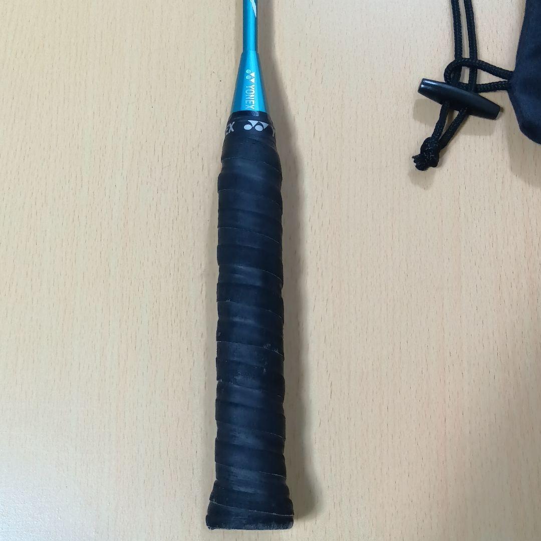 ヨネックス ナノフレア700 YONEX 4UG5 バドミントンラケット 極美品