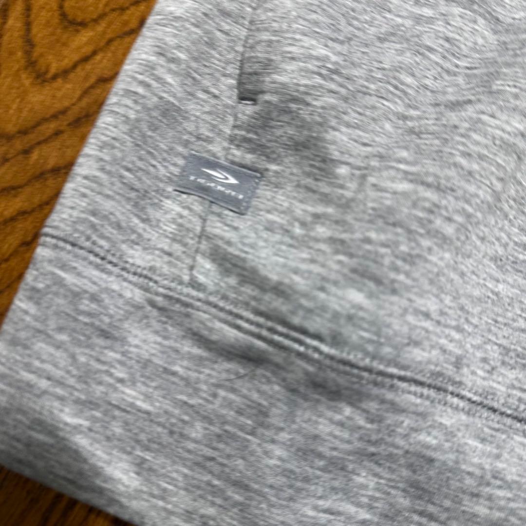 ティゴラ♡セットアップ　ゴルフスカート　モックネックシャツ　グレー