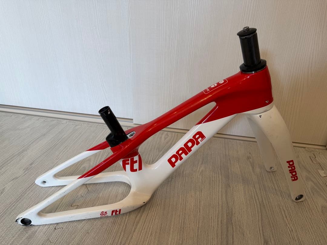 PAPAバイクFTL カーボンフレーム ランバイク レッド/ホワイト