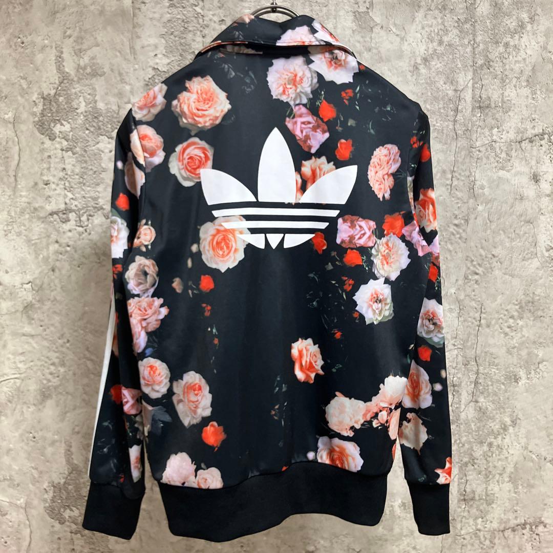 期間限定　入手困難　アディダスオリジナル　トラックジャージ　花　Rita Ora