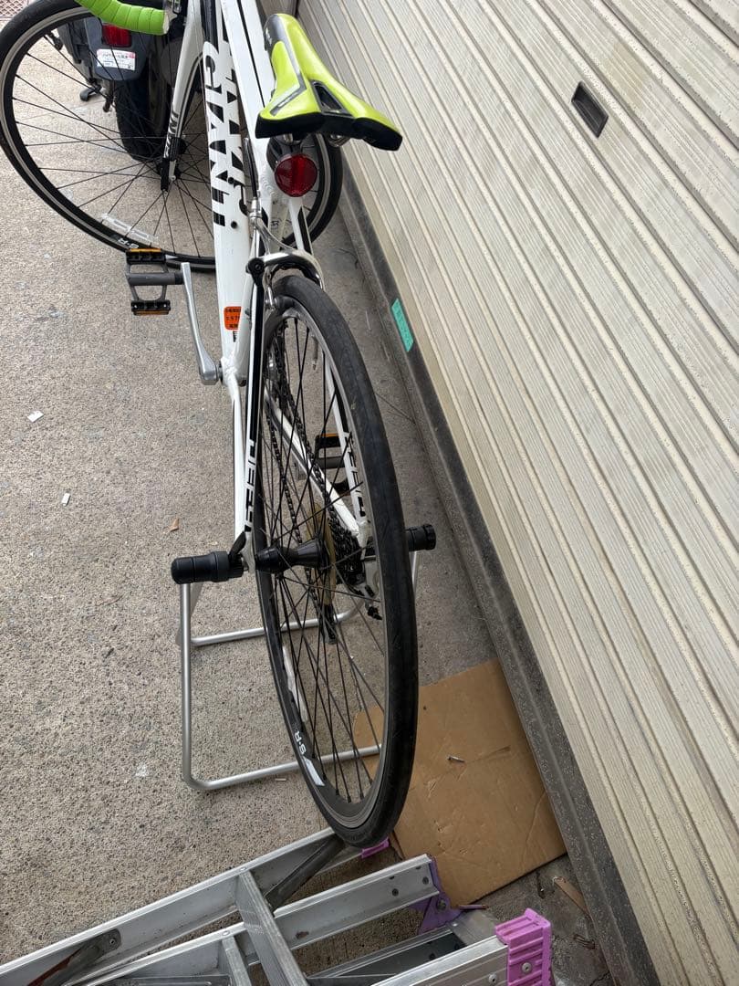 GIANT ロードバイク　DEFY スタンド付き　中古品