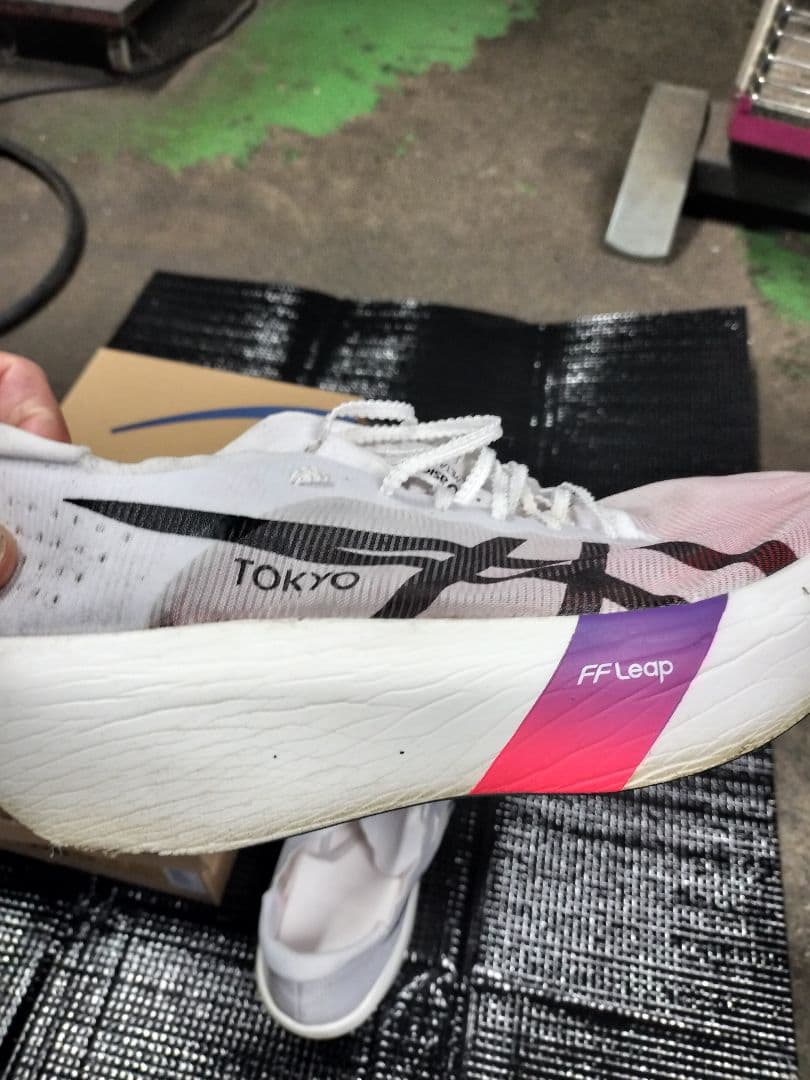 ASICS メタスピードレイ　27.0