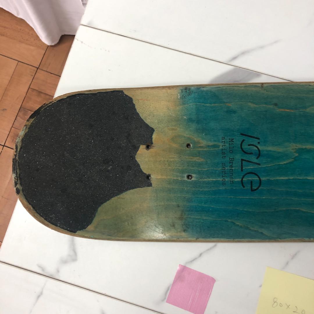 ISLE　スケートボード　板　デッキ　Milo Brennan　ブルー　K