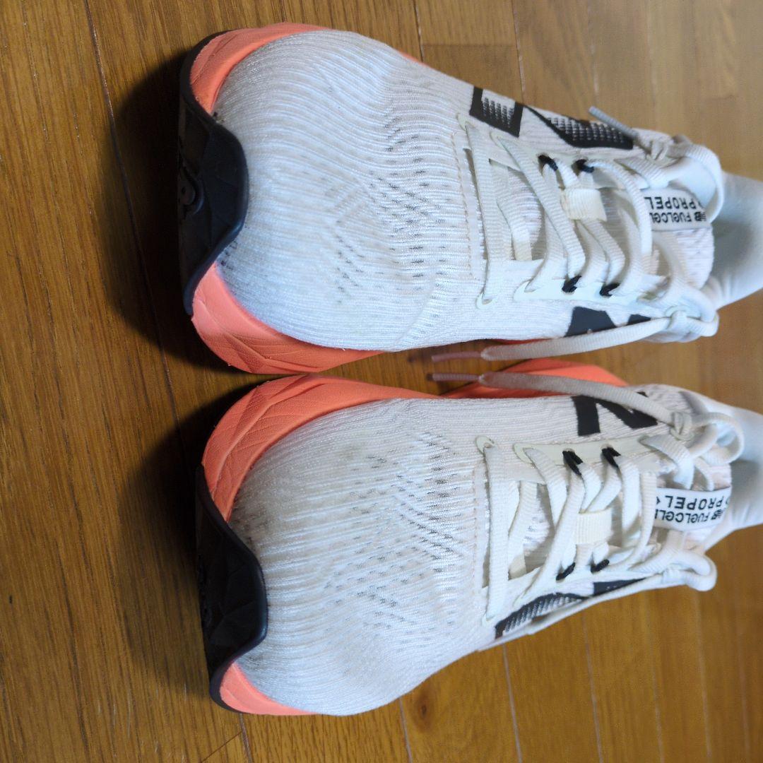 New Balance フューエルセル プロペル V5 25.5cm 走行少