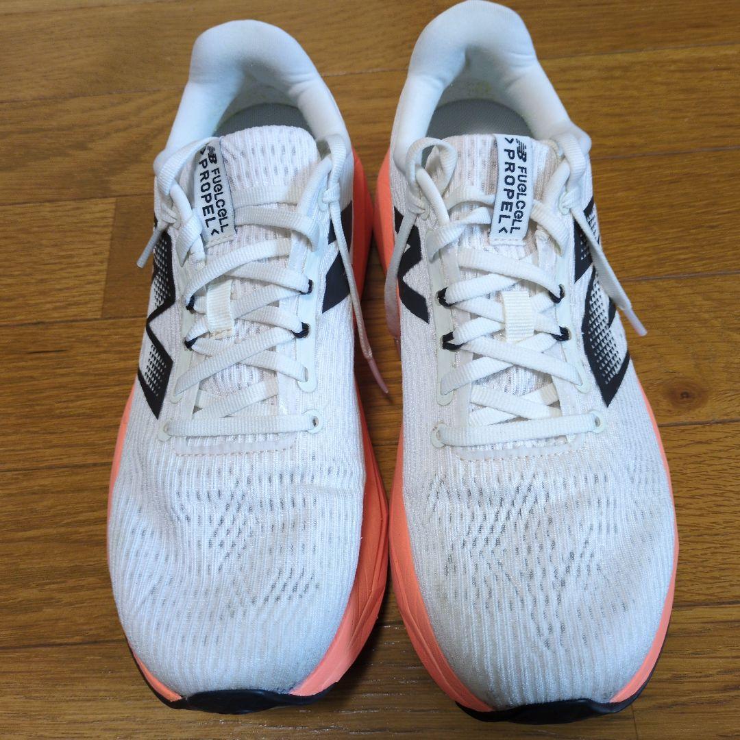 New Balance フューエルセル プロペル V5 25.5cm 走行少
